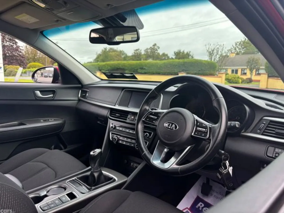 Kia Optima Saloon, Diesel, 2019, Red