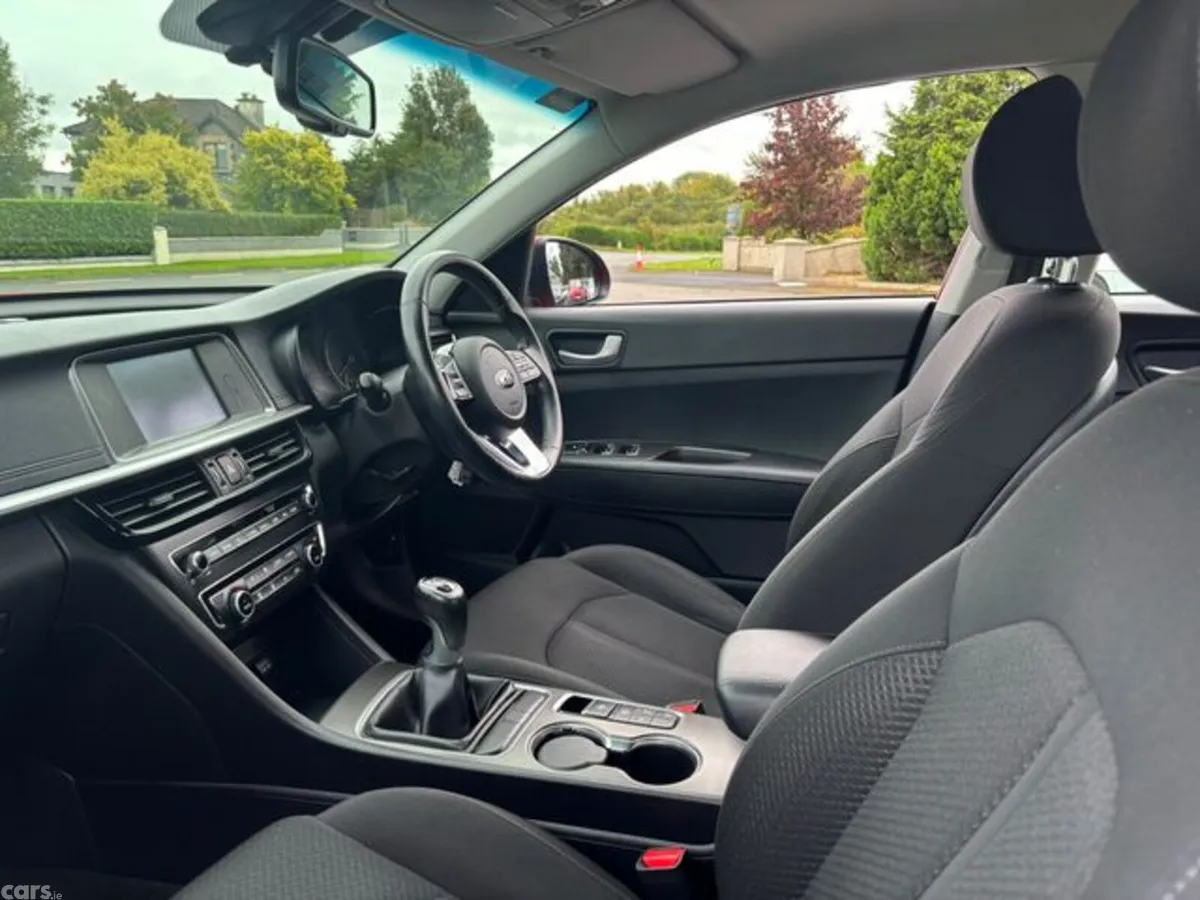 Kia Optima Saloon, Diesel, 2019, Red