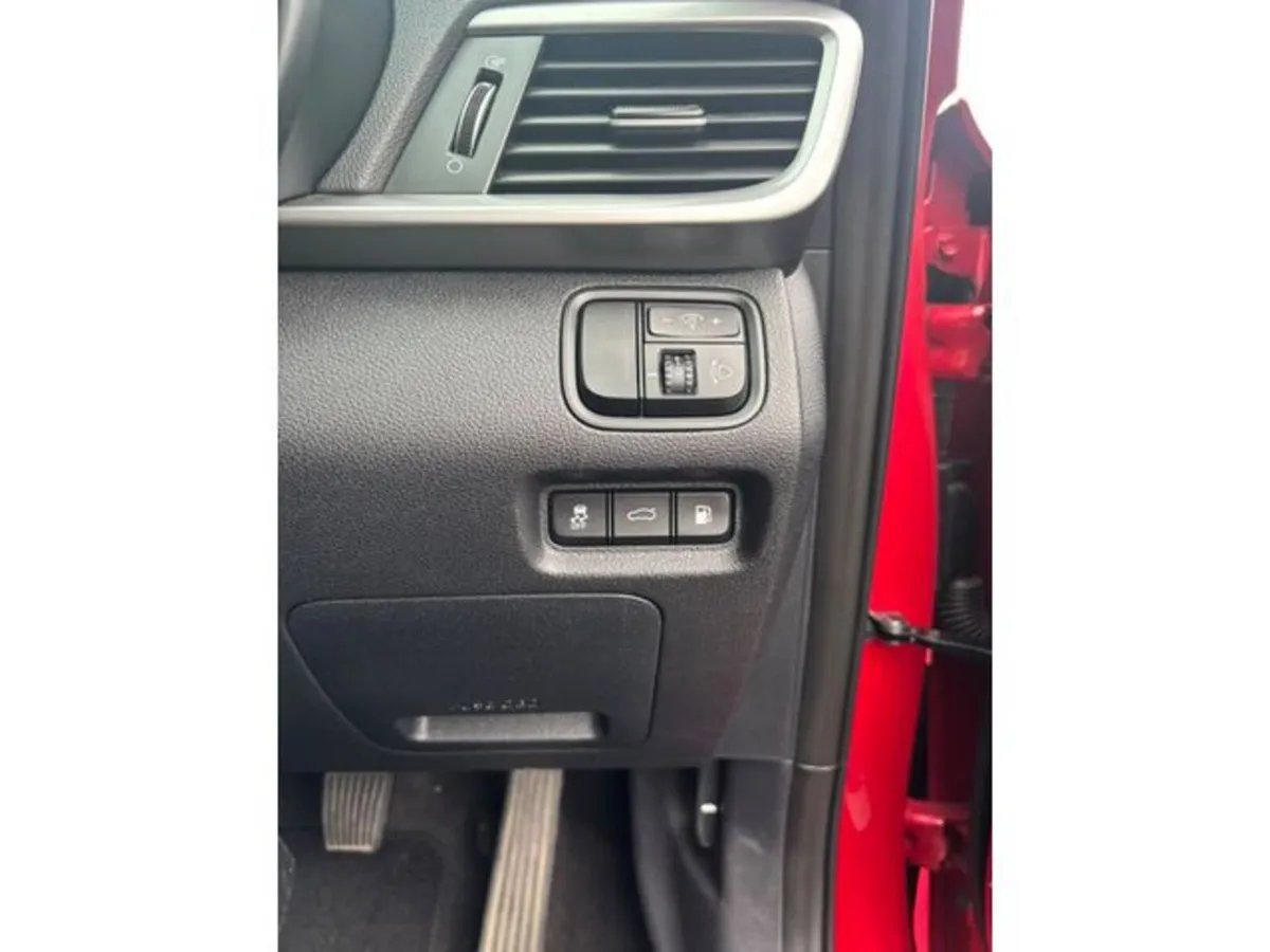Kia Optima Saloon, Diesel, 2019, Red