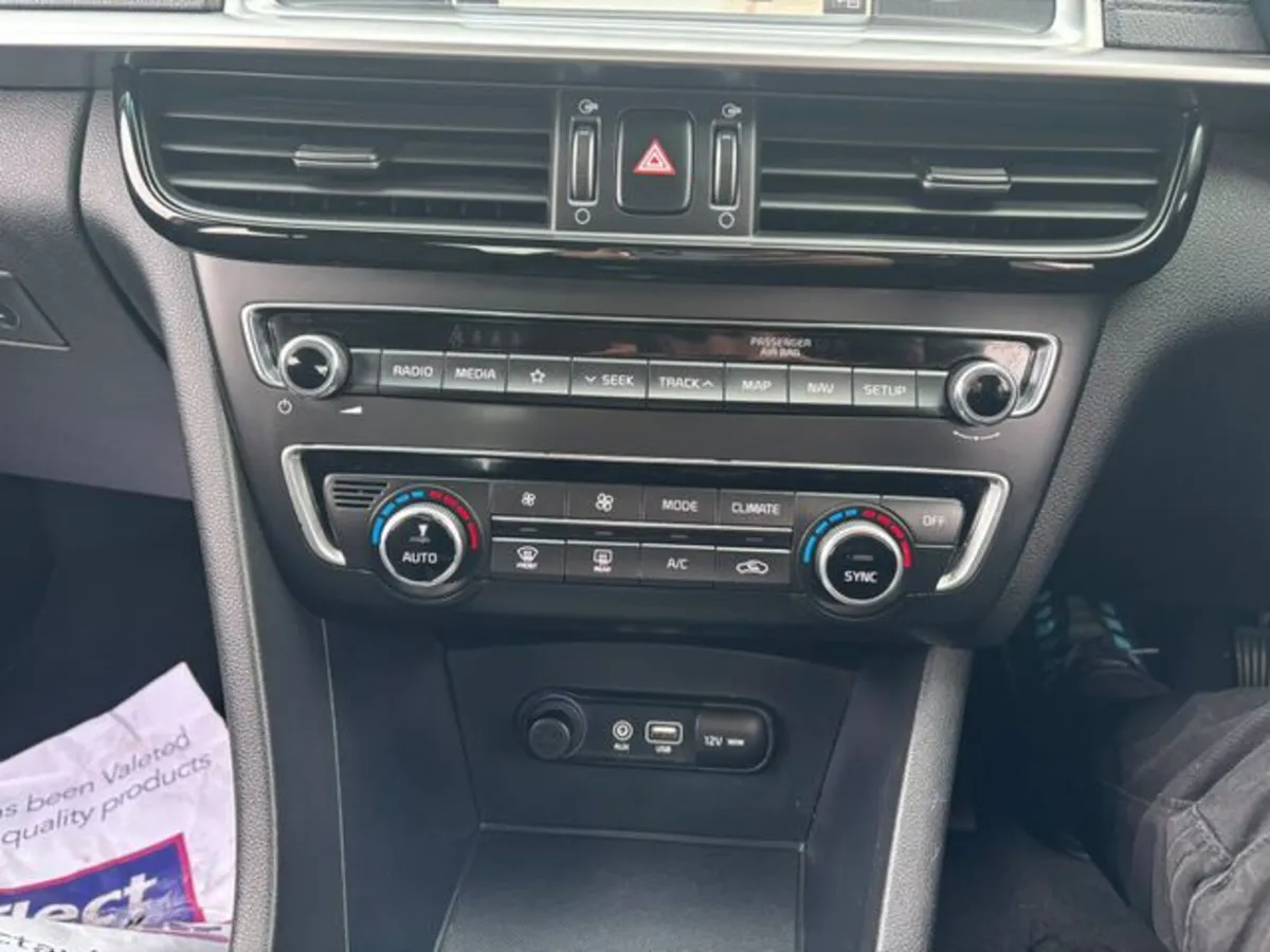 Kia Optima Saloon, Diesel, 2019, Red