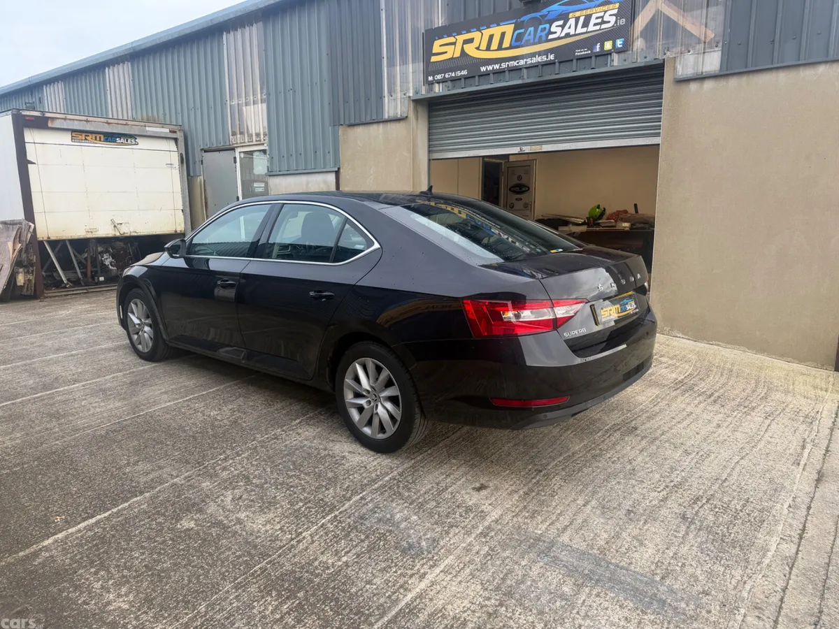 Skoda Superb Hatchback, Diesel, 2021, Black