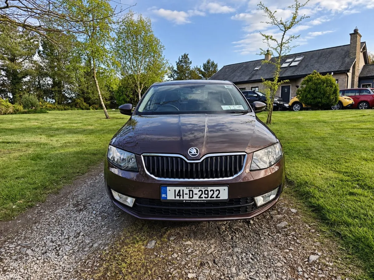 Skoda Octavia Saloon, Diesel, 2014, Brown