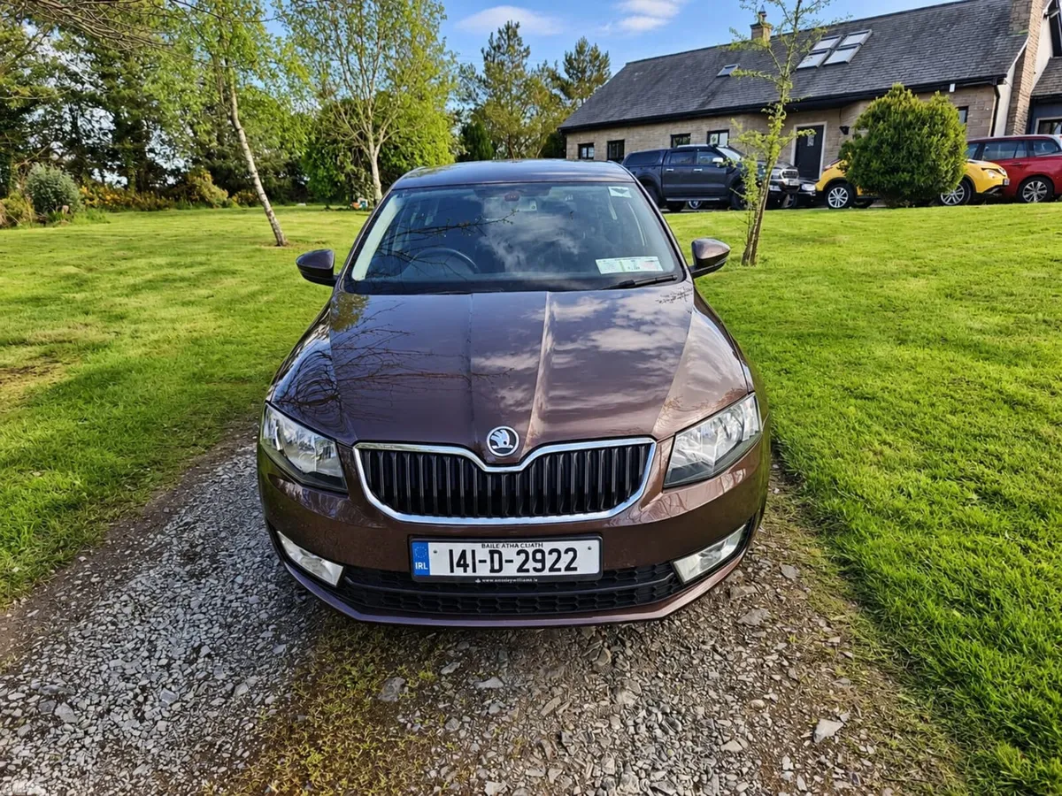 Skoda Octavia Saloon, Diesel, 2014, Brown