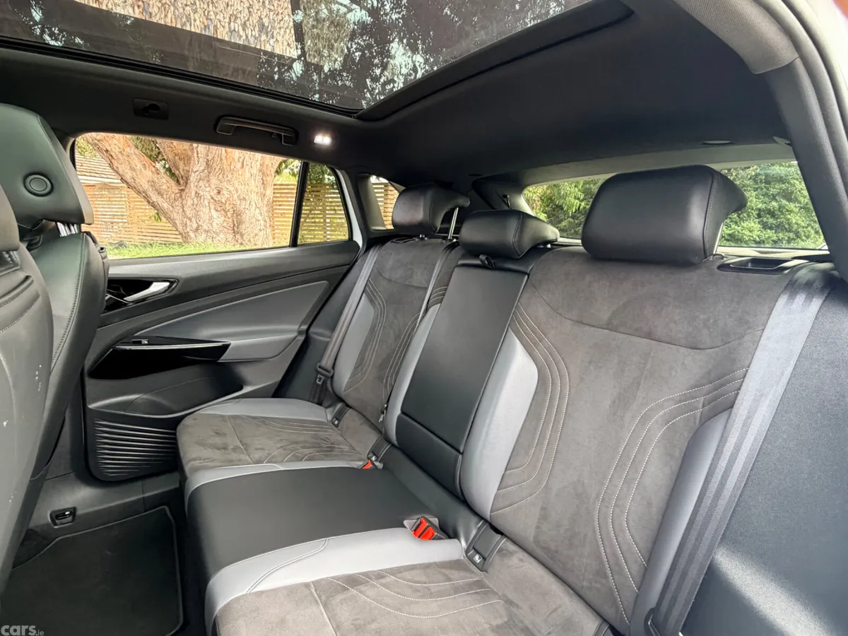 Volkswagen ID.4 Estate, Electric, 2023, White