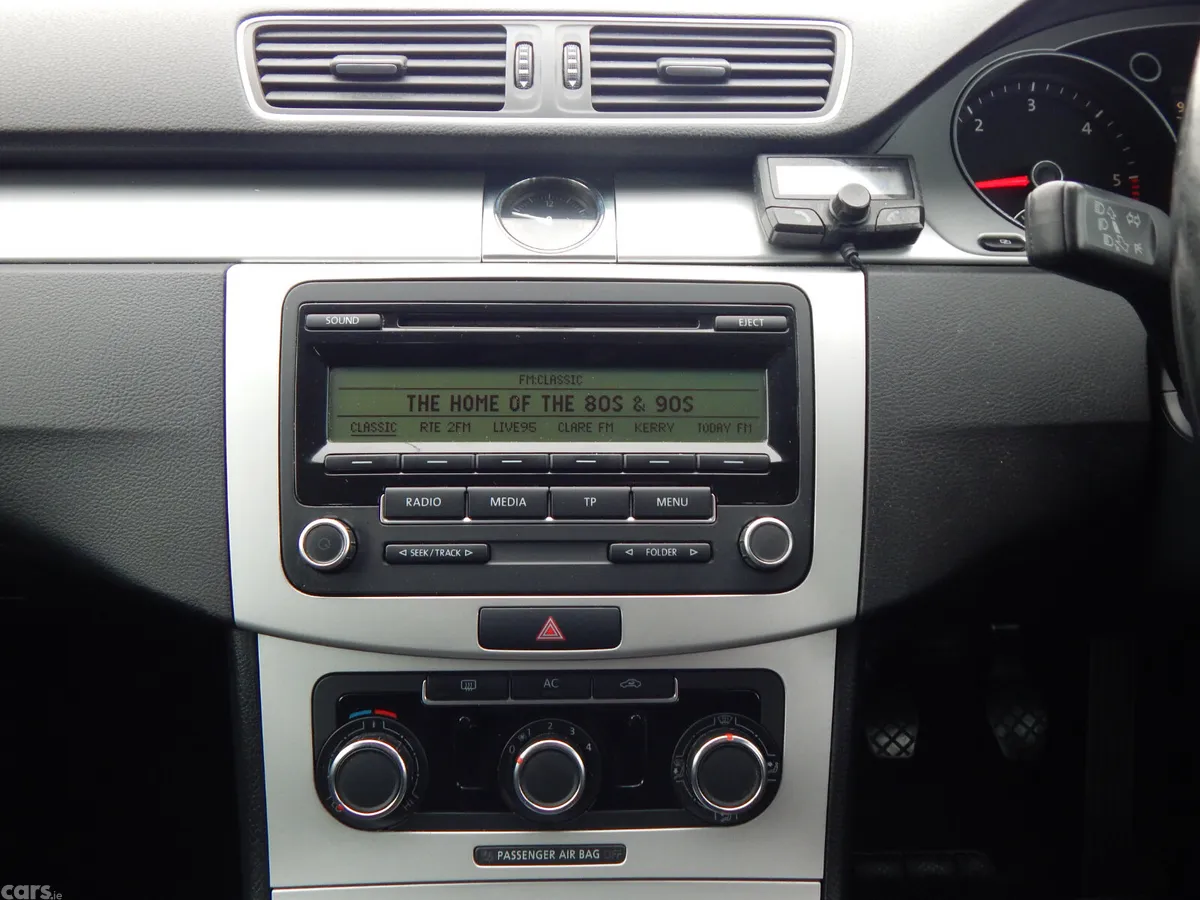 Volkswagen Passat Saloon, Diesel, 2011, Grey