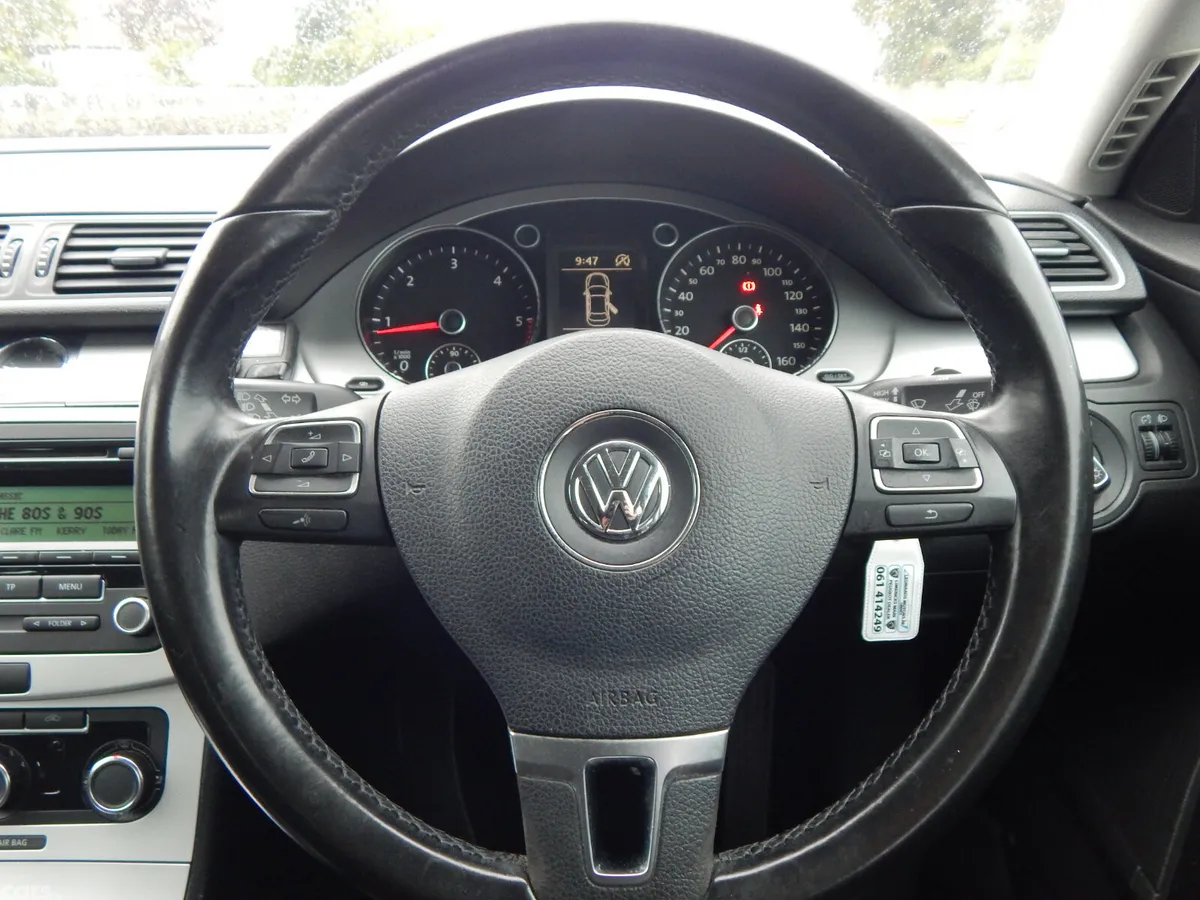 Volkswagen Passat Saloon, Diesel, 2011, Grey