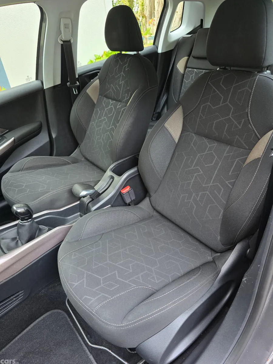 Peugeot 2008 SUV, Diesel, 2016, Grey