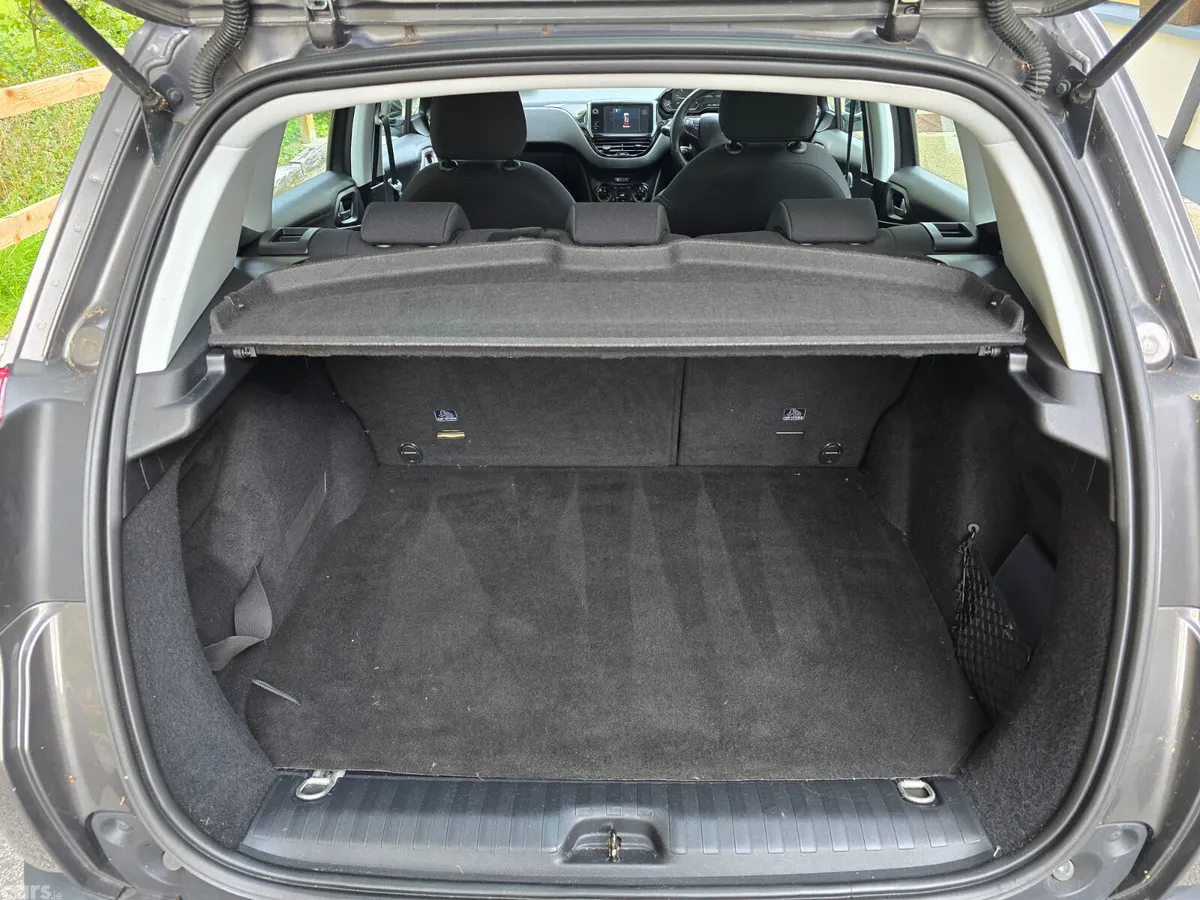 Peugeot 2008 SUV, Diesel, 2016, Grey