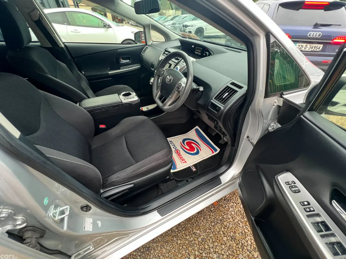 Toyota Prius MPV, Petrol Hybrid, 2015, Silver