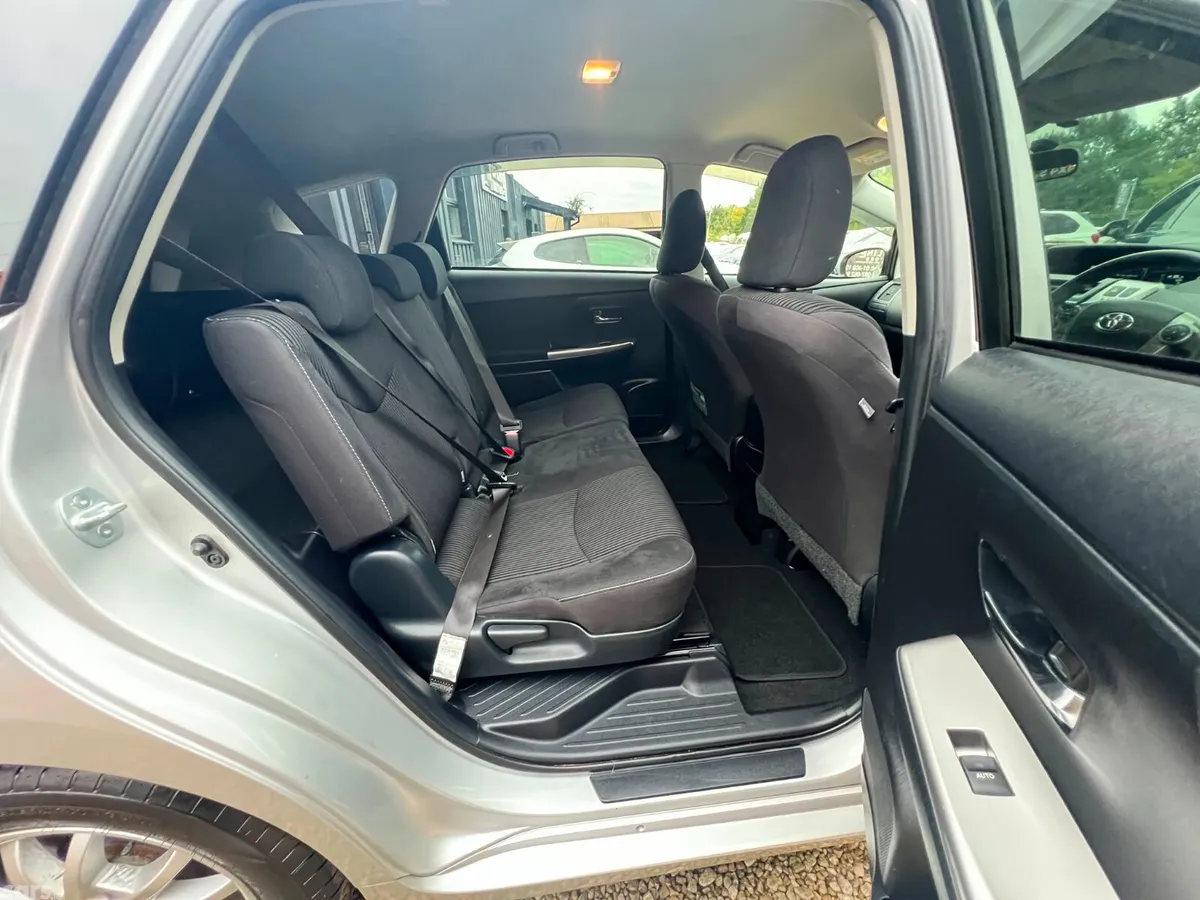 Toyota Prius MPV, Petrol Hybrid, 2015, Silver