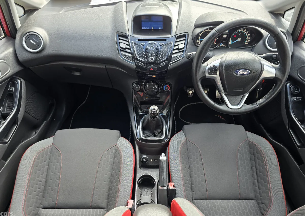 Ford Fiesta Hatchback, Petrol, 2015, Red