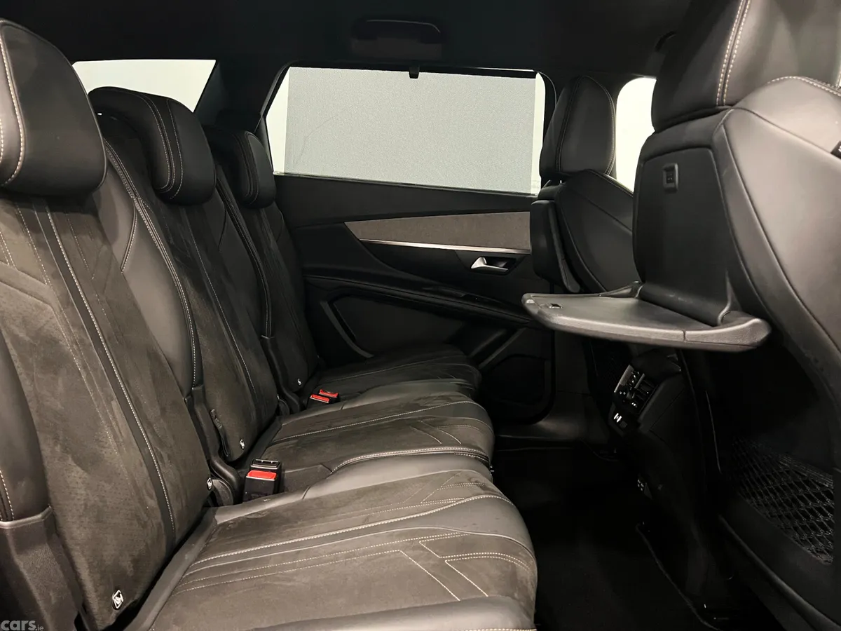 Peugeot 5008 MPV, Diesel, 2021, Grey
