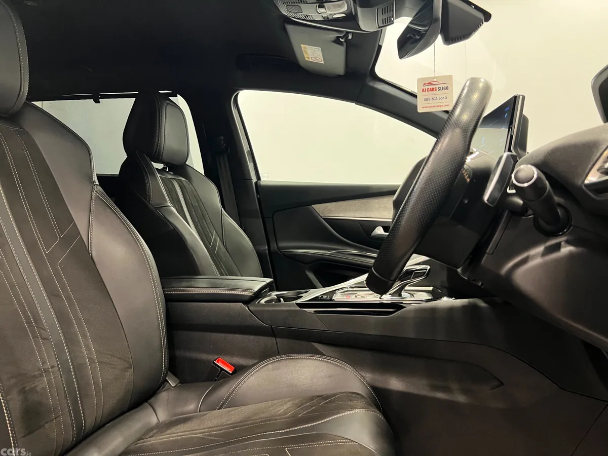 Peugeot 5008 MPV, Diesel, 2021, Grey