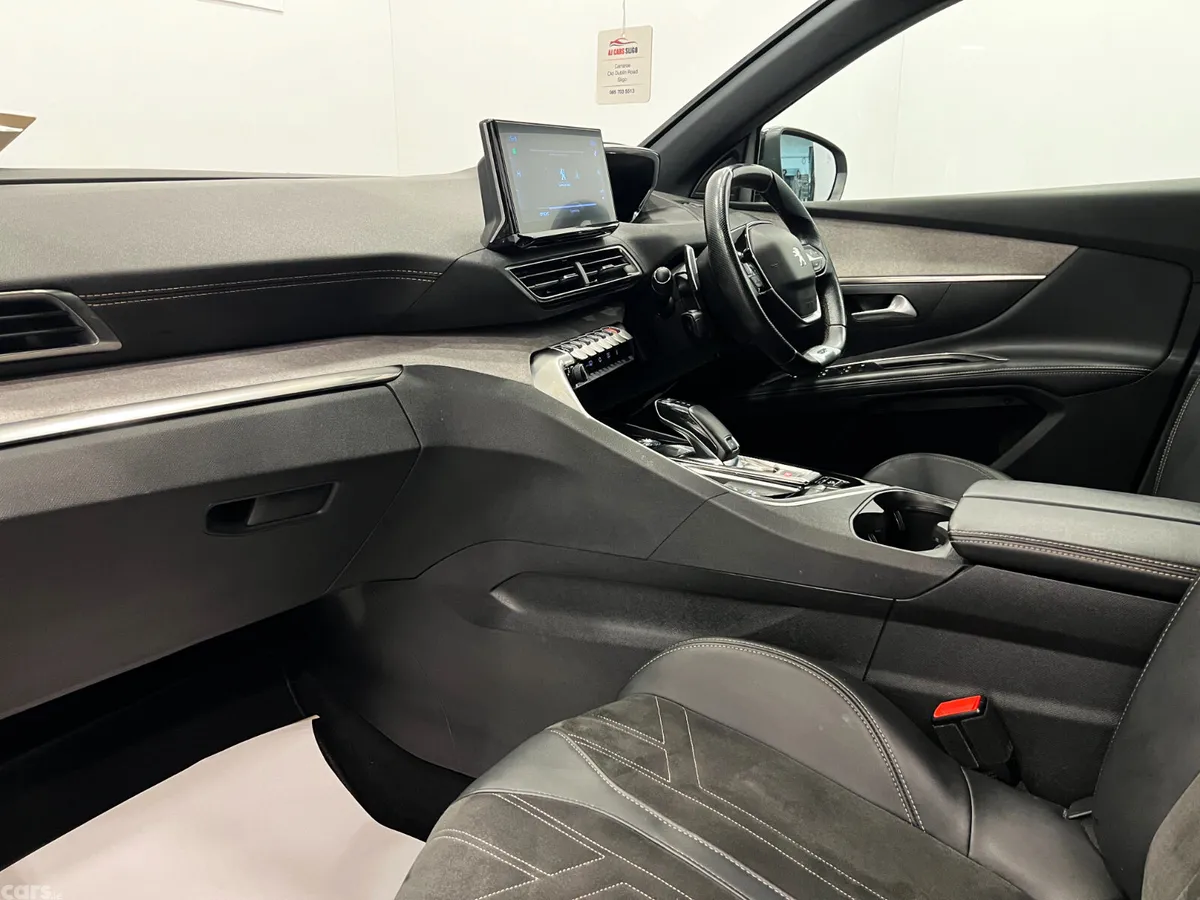 Peugeot 5008 MPV, Diesel, 2021, Grey