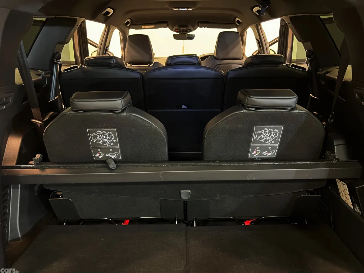 Peugeot 5008 MPV, Diesel, 2021, Grey
