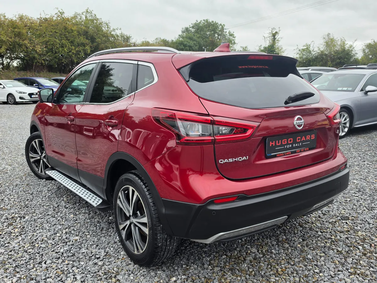 Nissan Qashqai Hatchback, Diesel, 2018, Red