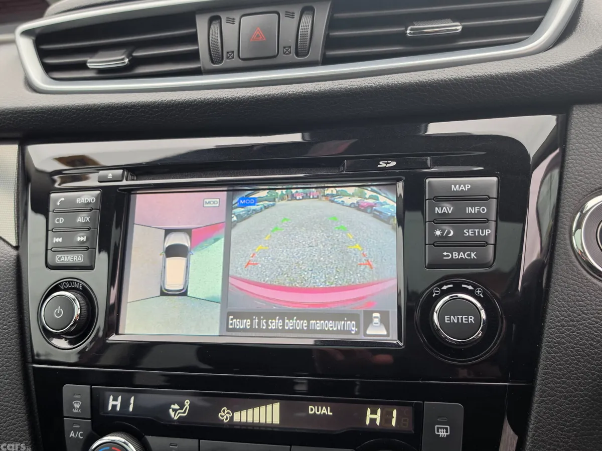 Nissan Qashqai Hatchback, Diesel, 2018, Red