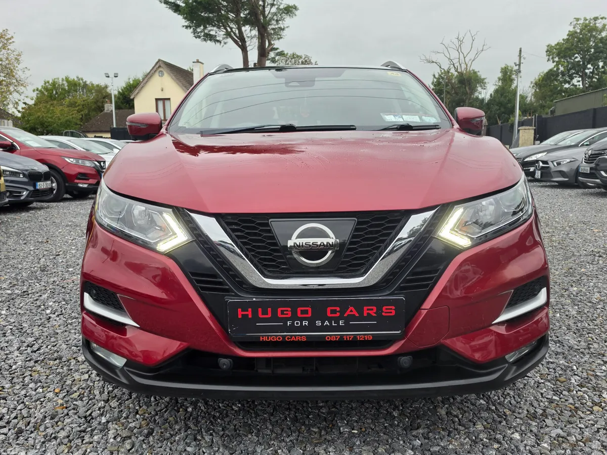 Nissan Qashqai Hatchback, Diesel, 2018, Red