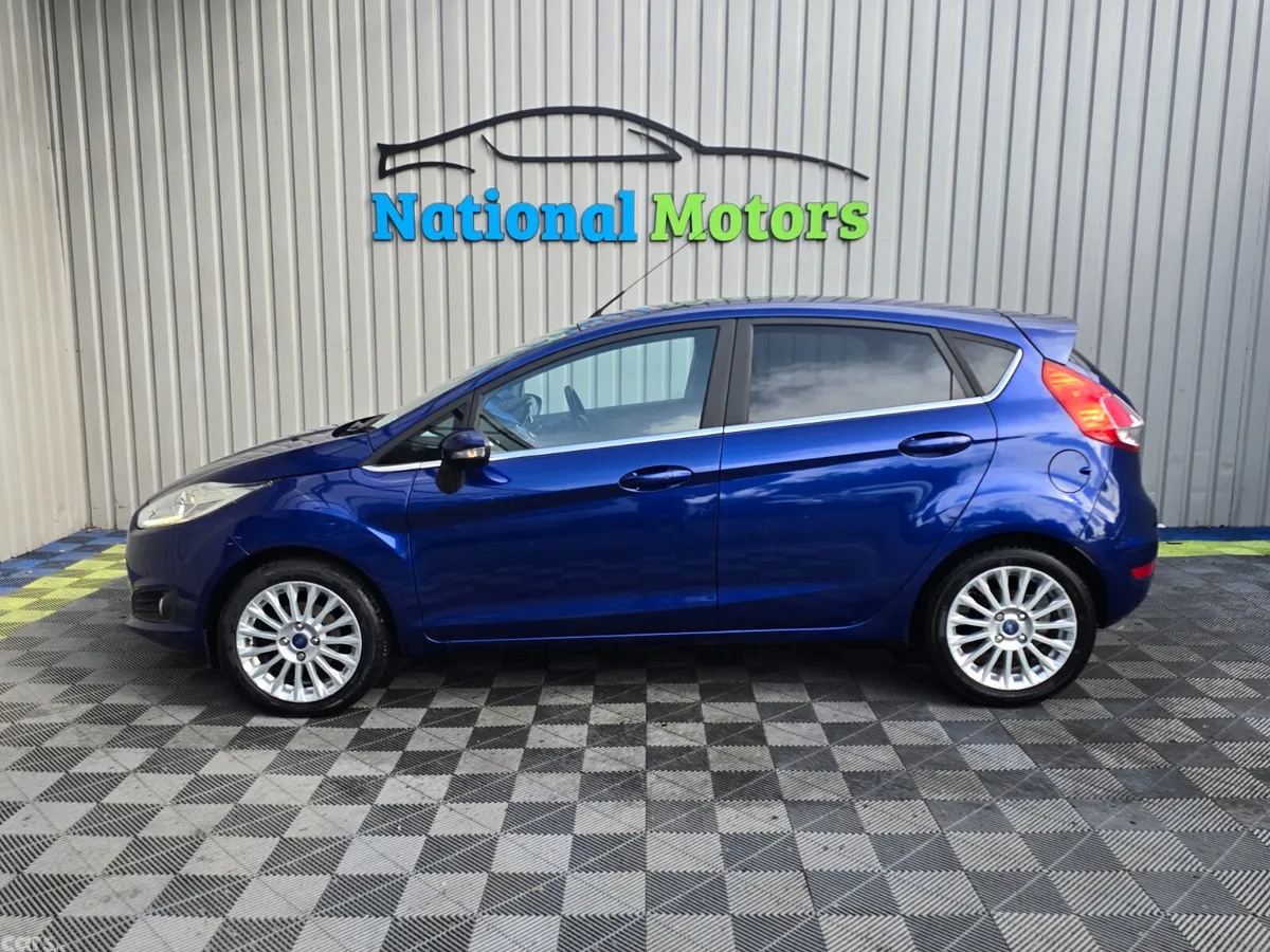 Ford Fiesta Hatchback, Petrol, 2014, Blue