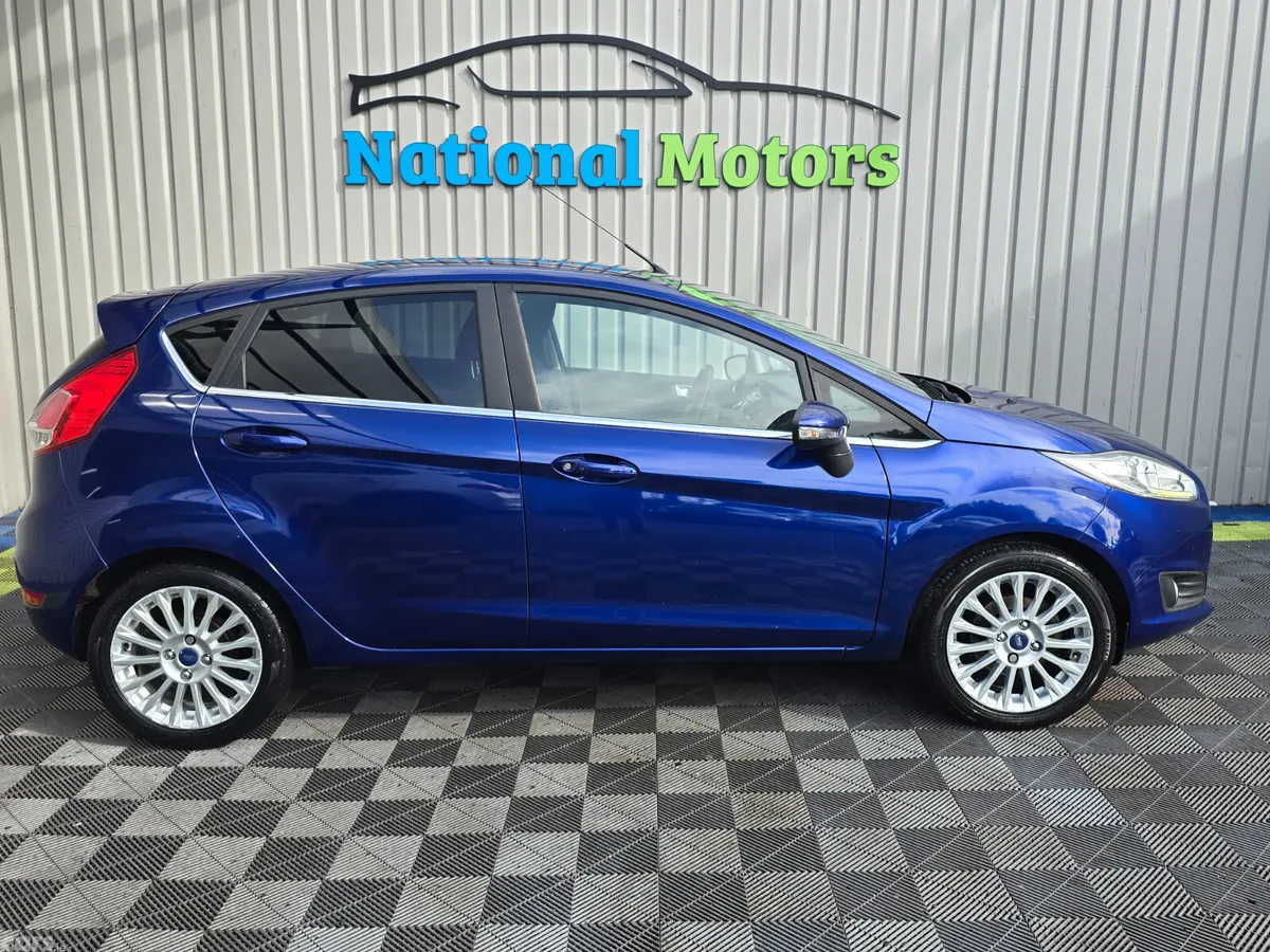 Ford Fiesta Hatchback, Petrol, 2014, Blue