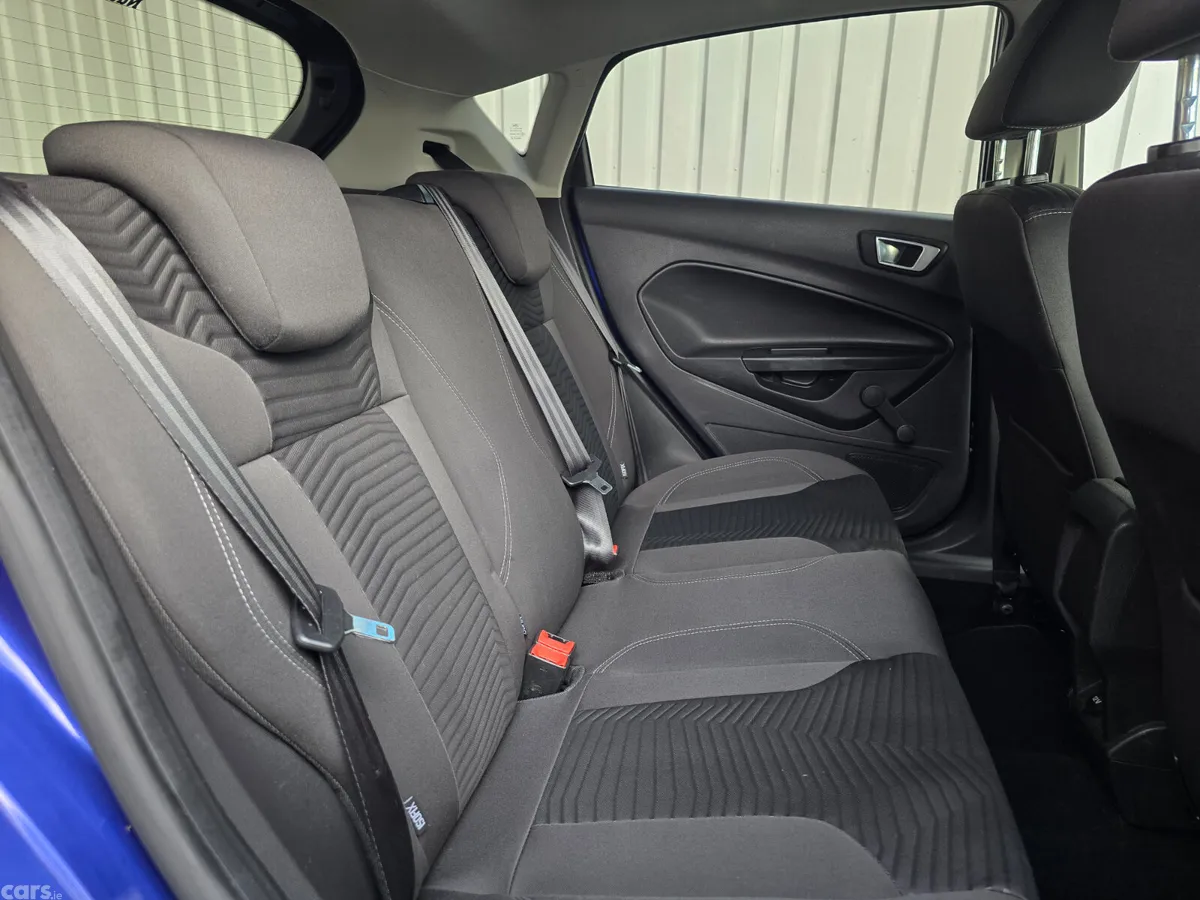 Ford Fiesta Hatchback, Petrol, 2014, Blue