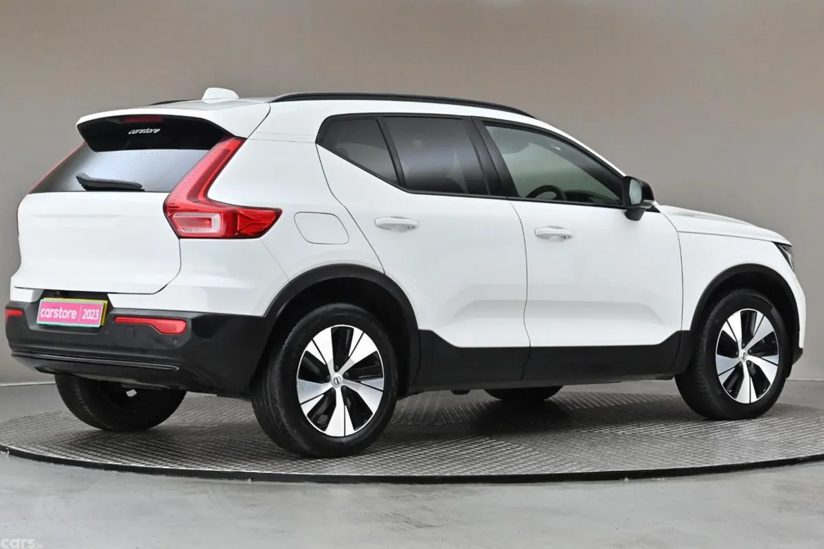 Volvo XC40 SUV, Petrol Plug-in Hybrid, 2023, White