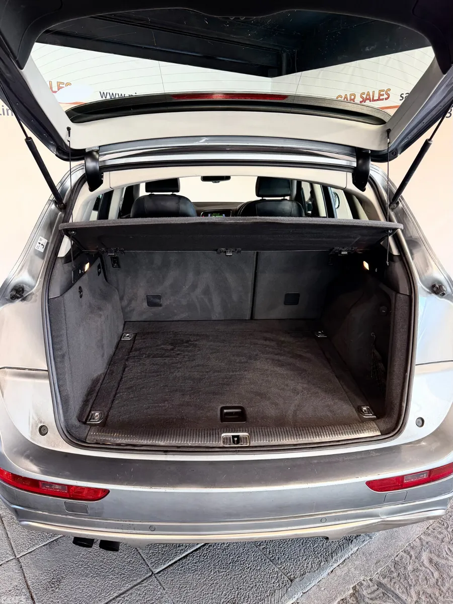Audi Q5 SUV, Diesel, 2011, Grey