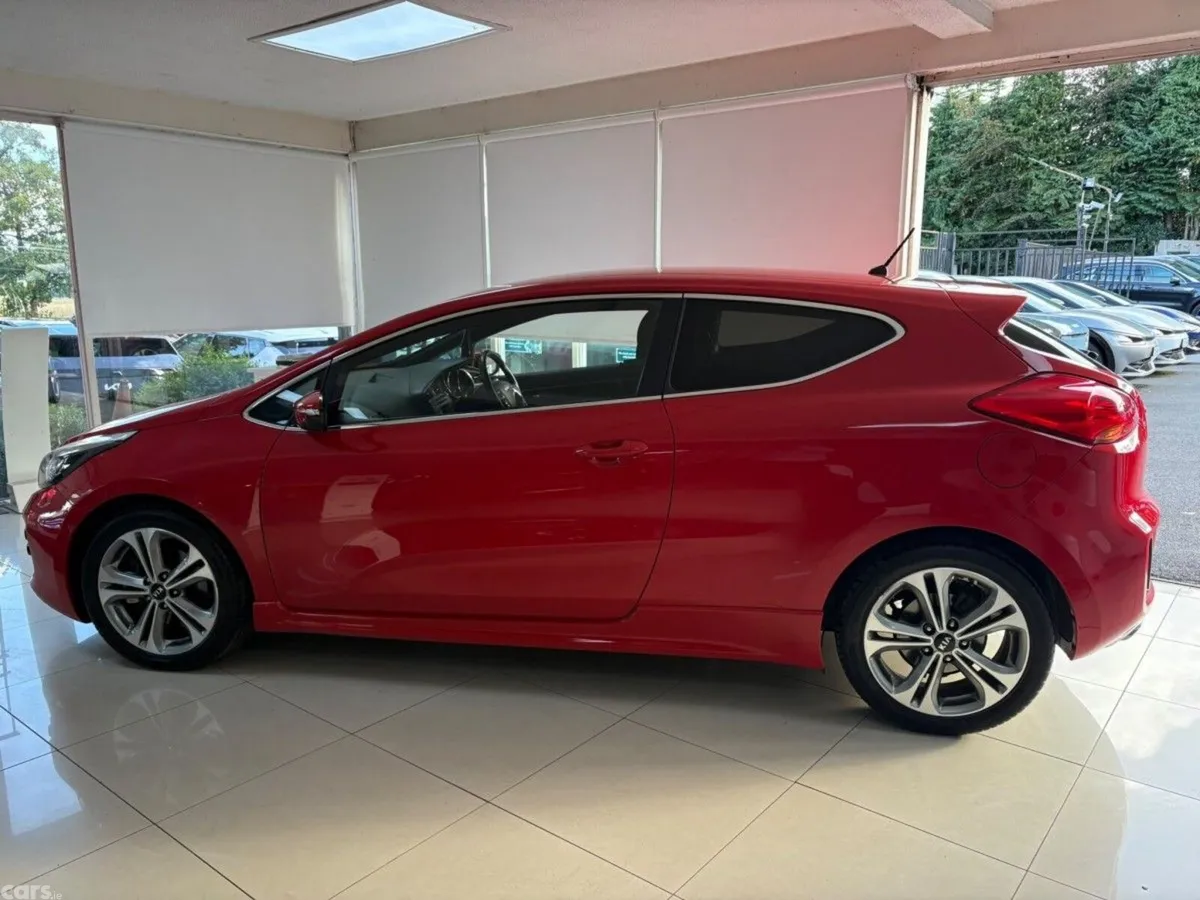 Kia Ceed Hatchback, Diesel, 2017, Red