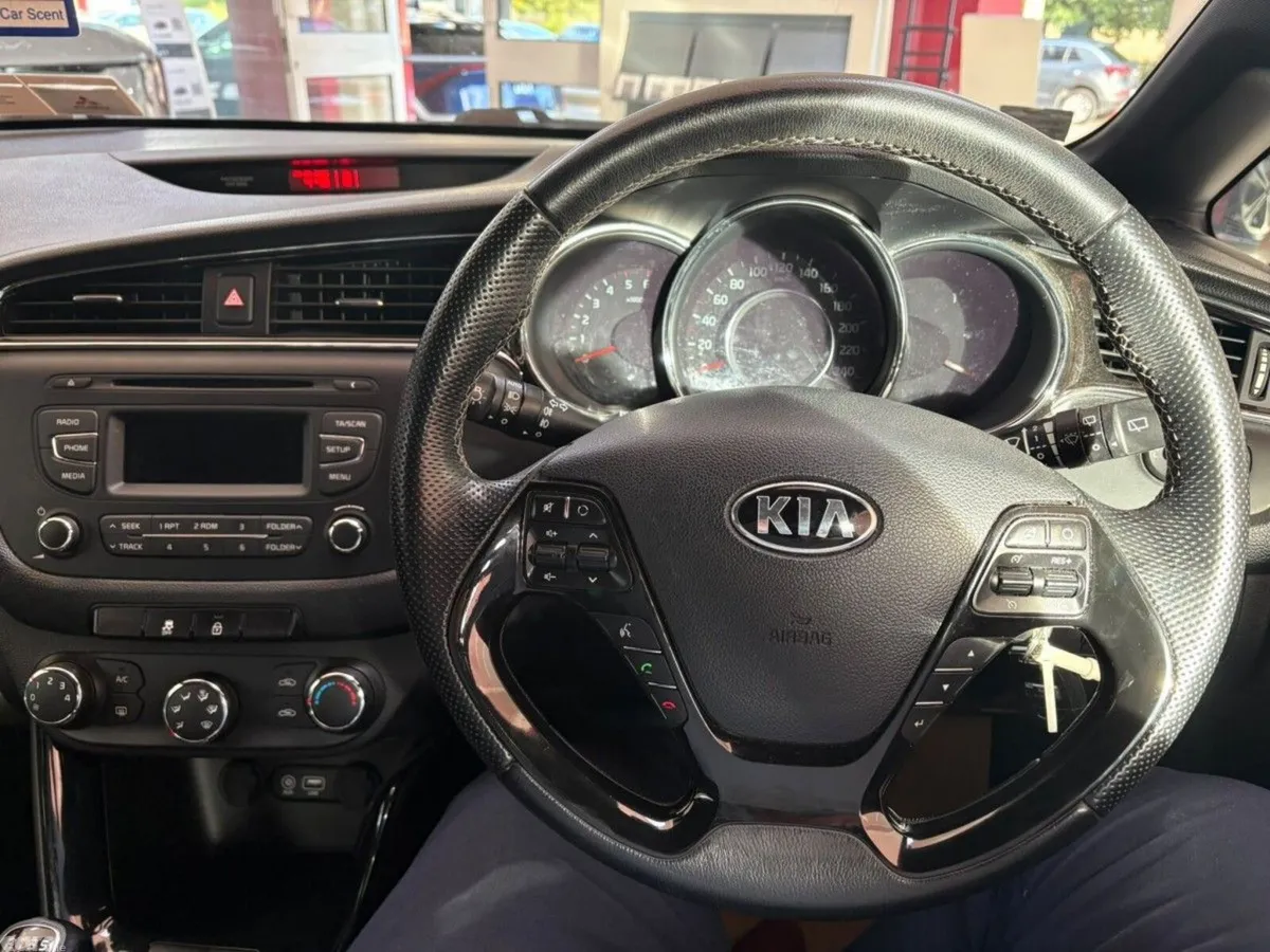 Kia Ceed Hatchback, Diesel, 2017, Red