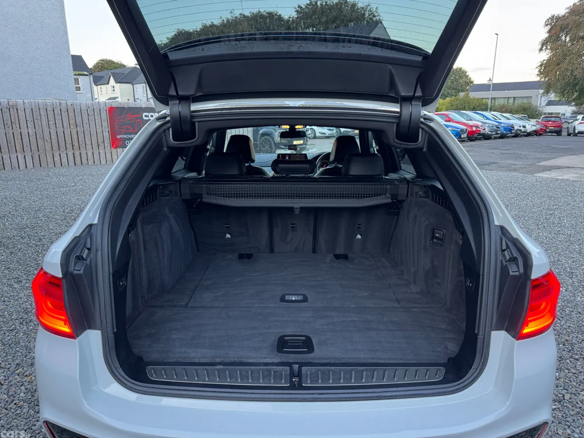 BMW 5-Series Estate, Diesel, 2019, White