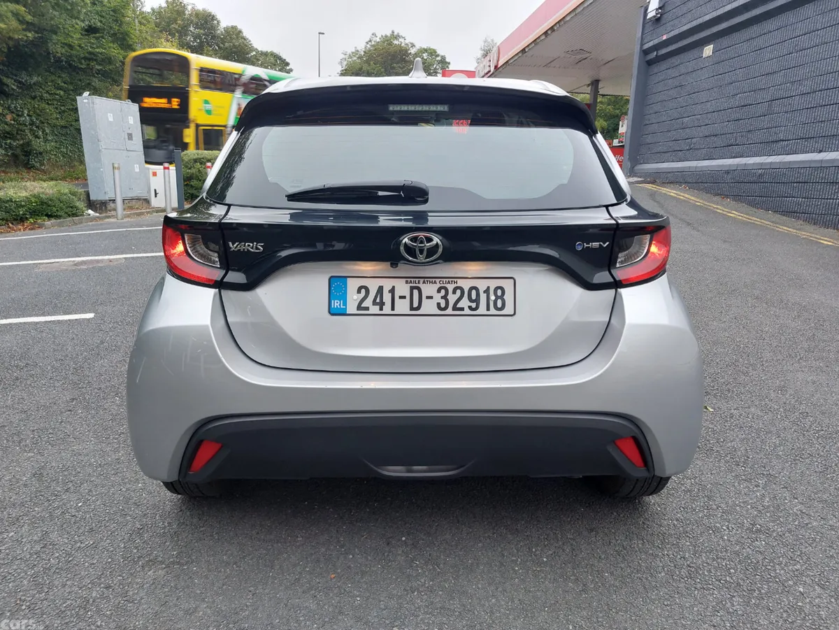 Toyota Yaris Hatchback, Petrol Hybrid, 2024, Grey