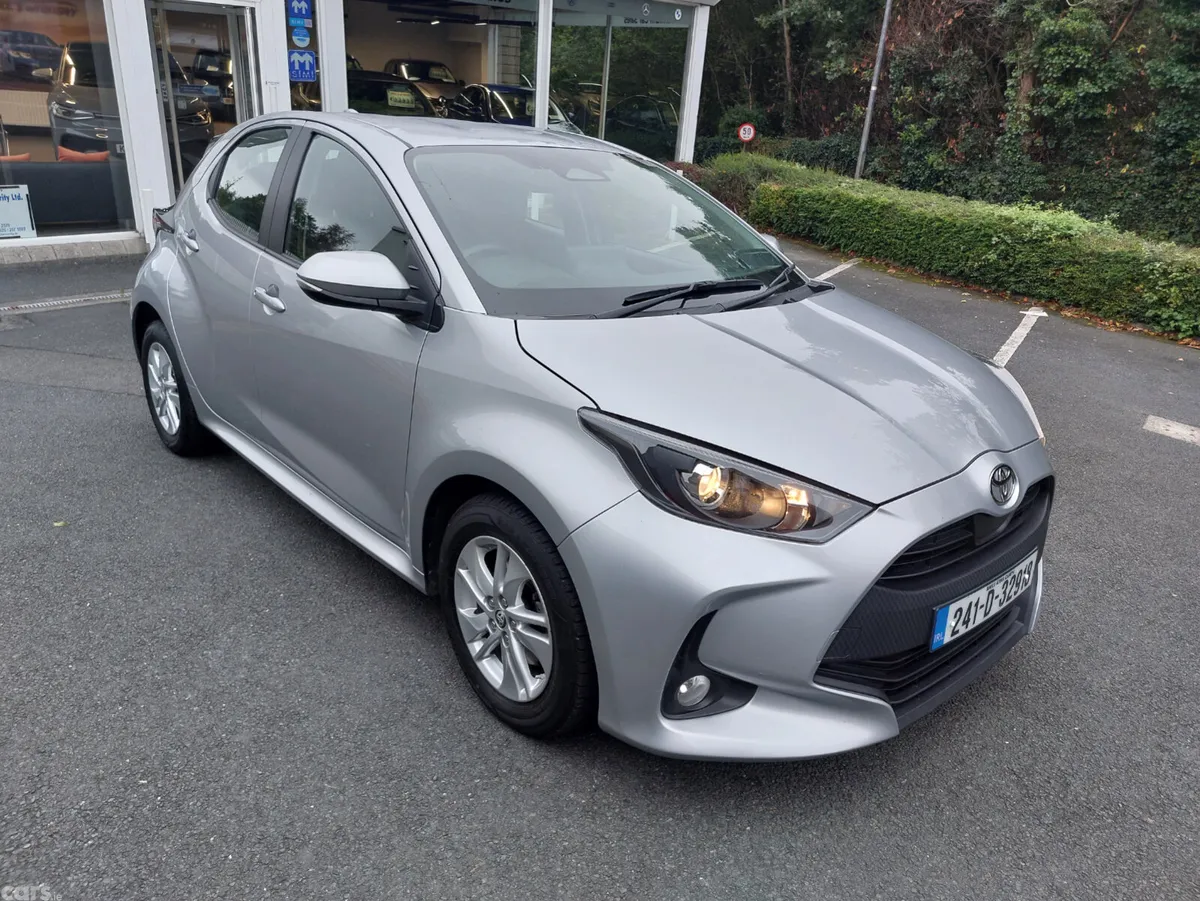 Toyota Yaris Hatchback, Petrol Hybrid, 2024, Grey