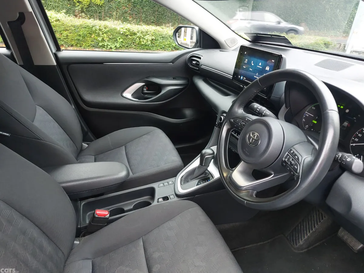 Toyota Yaris Hatchback, Petrol Hybrid, 2024, Grey