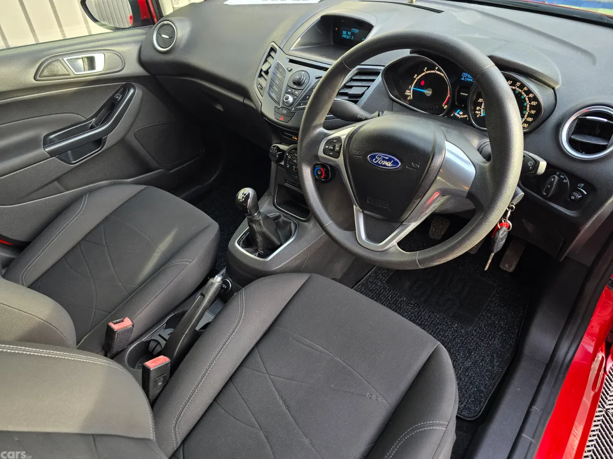 Ford Fiesta Hatchback, Petrol, 2014, Red