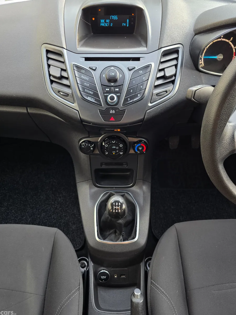 Ford Fiesta Hatchback, Petrol, 2014, Red