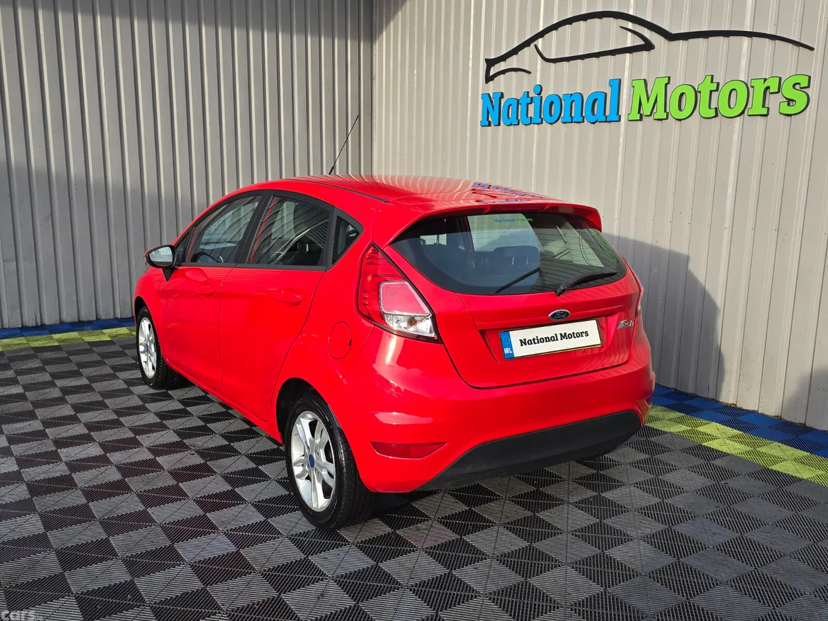 Ford Fiesta Hatchback, Petrol, 2014, Red