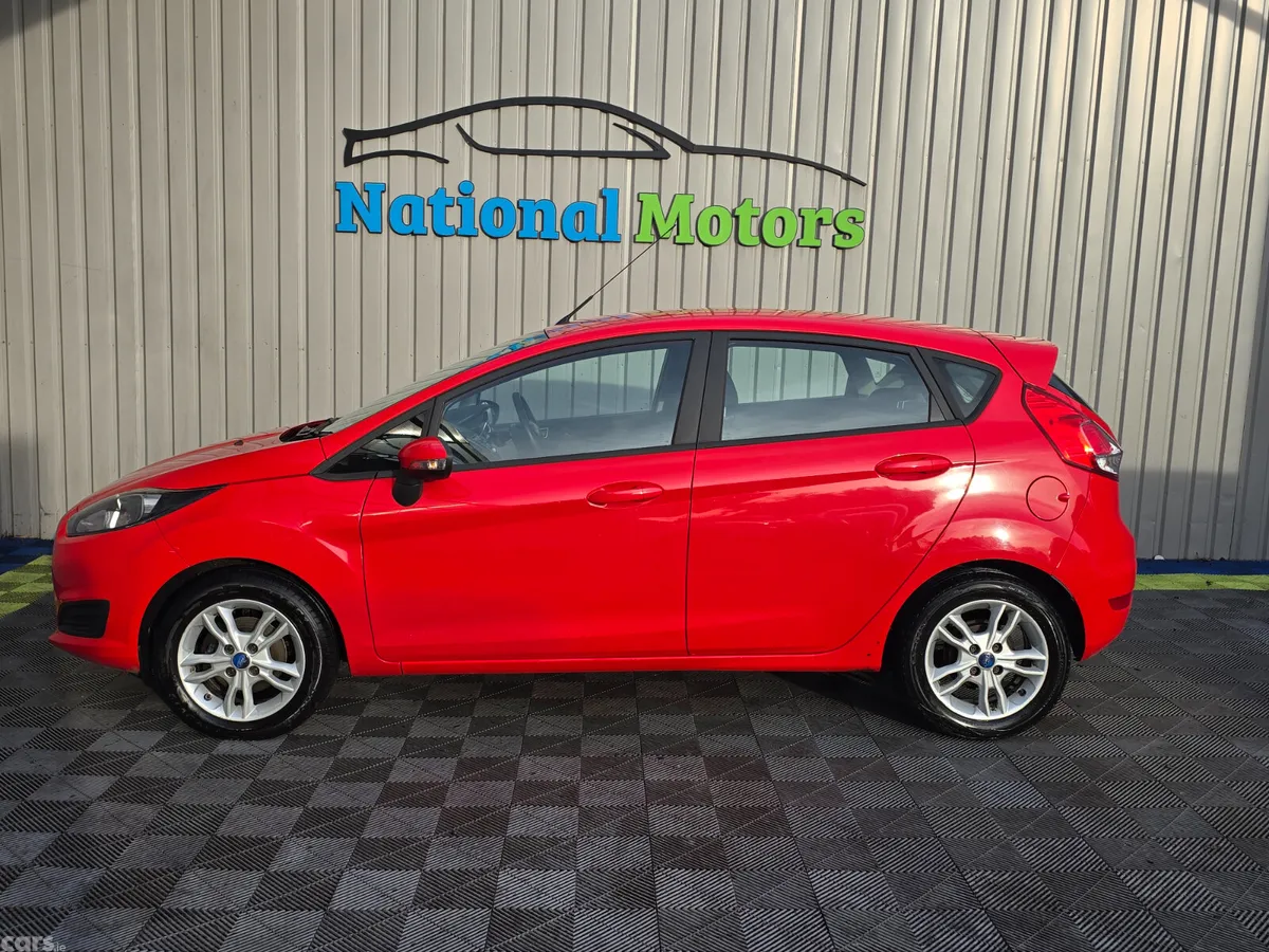 Ford Fiesta Hatchback, Petrol, 2014, Red