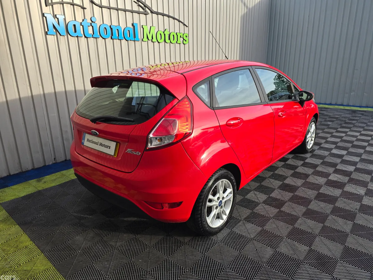 Ford Fiesta Hatchback, Petrol, 2014, Red