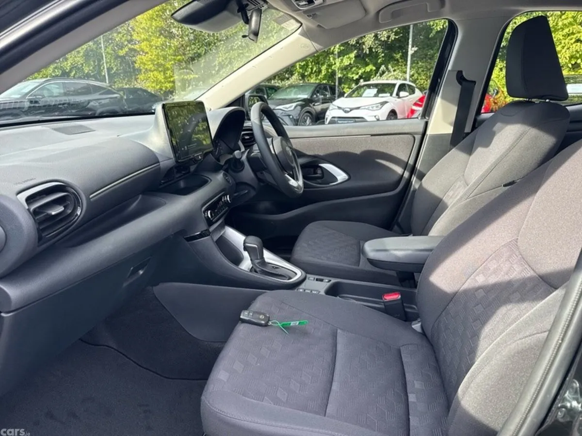 Toyota Yaris Hatchback, Petrol Hybrid, 2026, Black