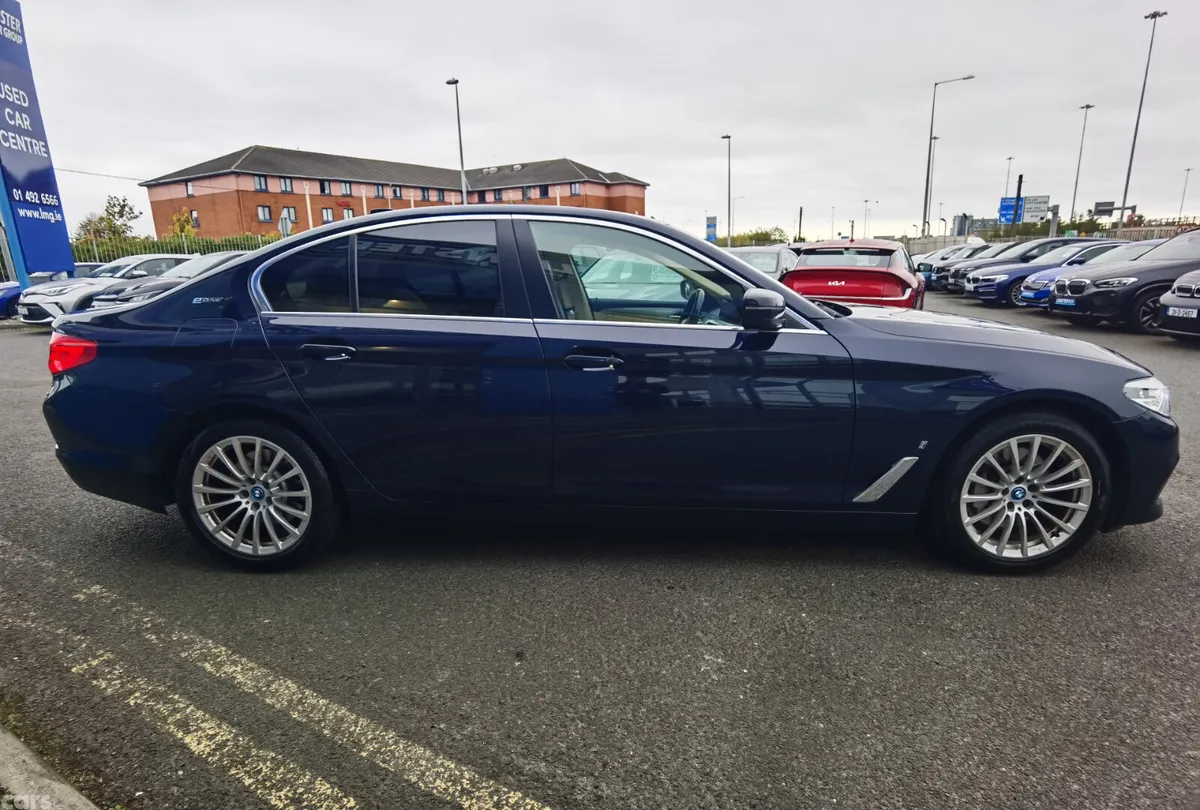 BMW 5-Series Saloon, Petrol Plug-in Hybrid, 2018, Blue
