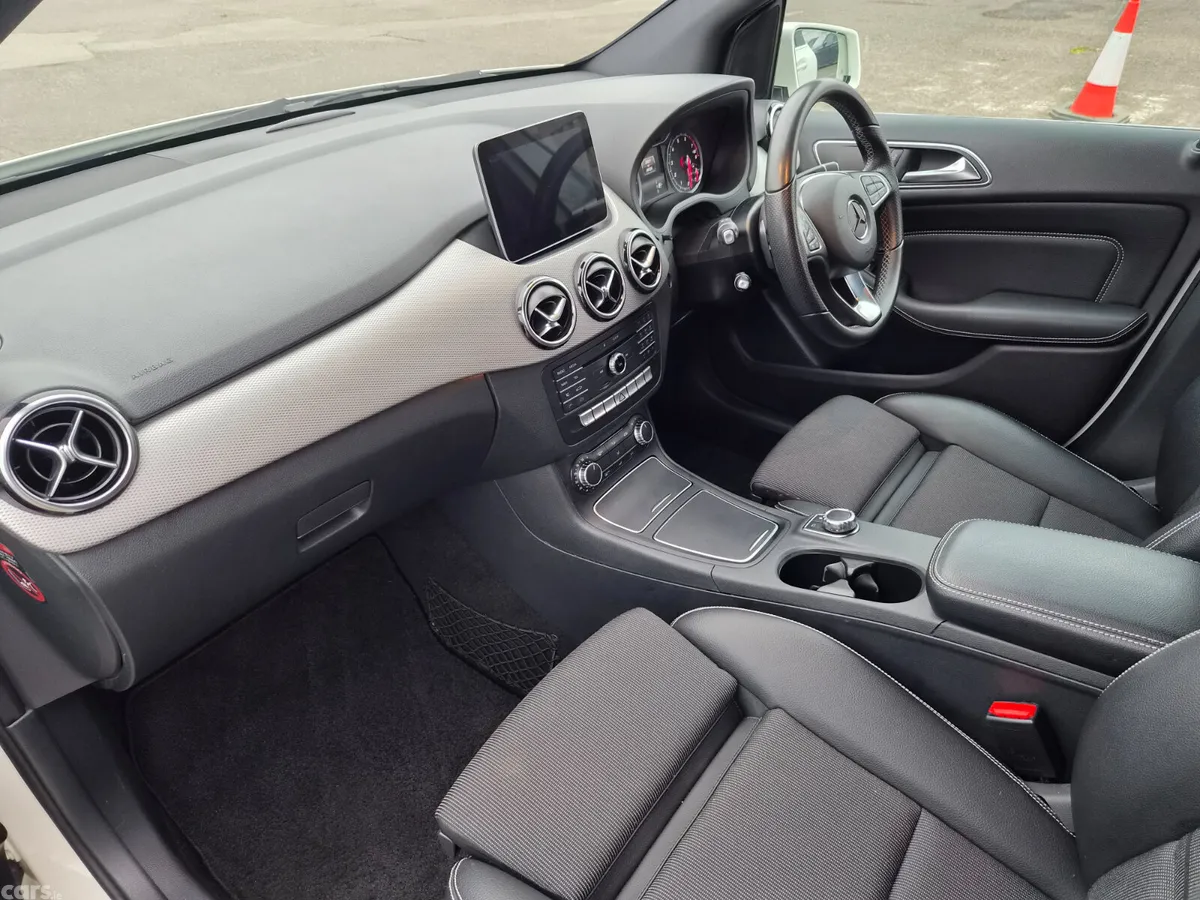 Mercedes-Benz B-Class Hatchback, Petrol, 2019, White