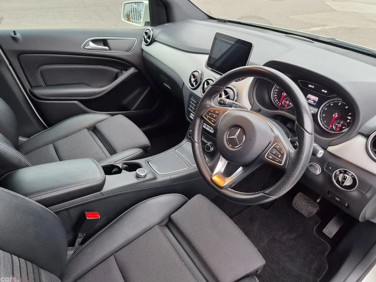 Mercedes-Benz B-Class Hatchback, Petrol, 2019, White