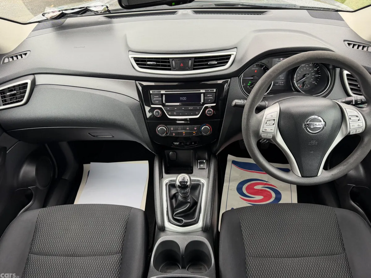 Nissan Qashqai Hatchback, Diesel, 2016, Grey