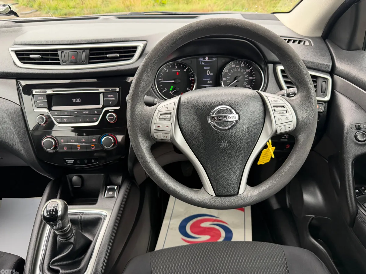 Nissan Qashqai Hatchback, Diesel, 2016, Grey