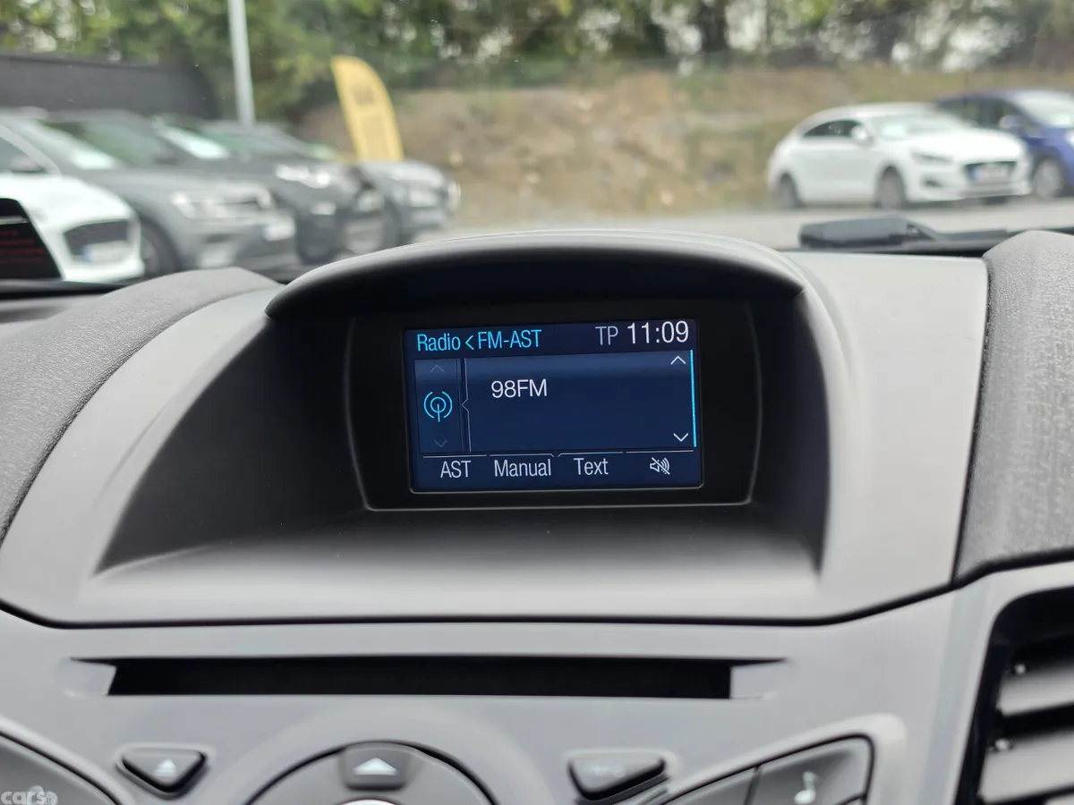 Ford Fiesta Hatchback, Petrol, 2016, Red