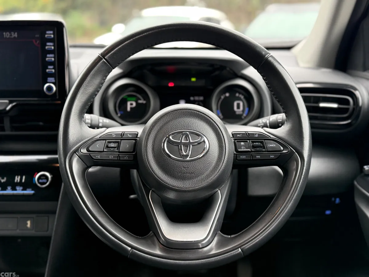 Toyota Yaris Cross SUV, Petrol Hybrid, 2024, Grey