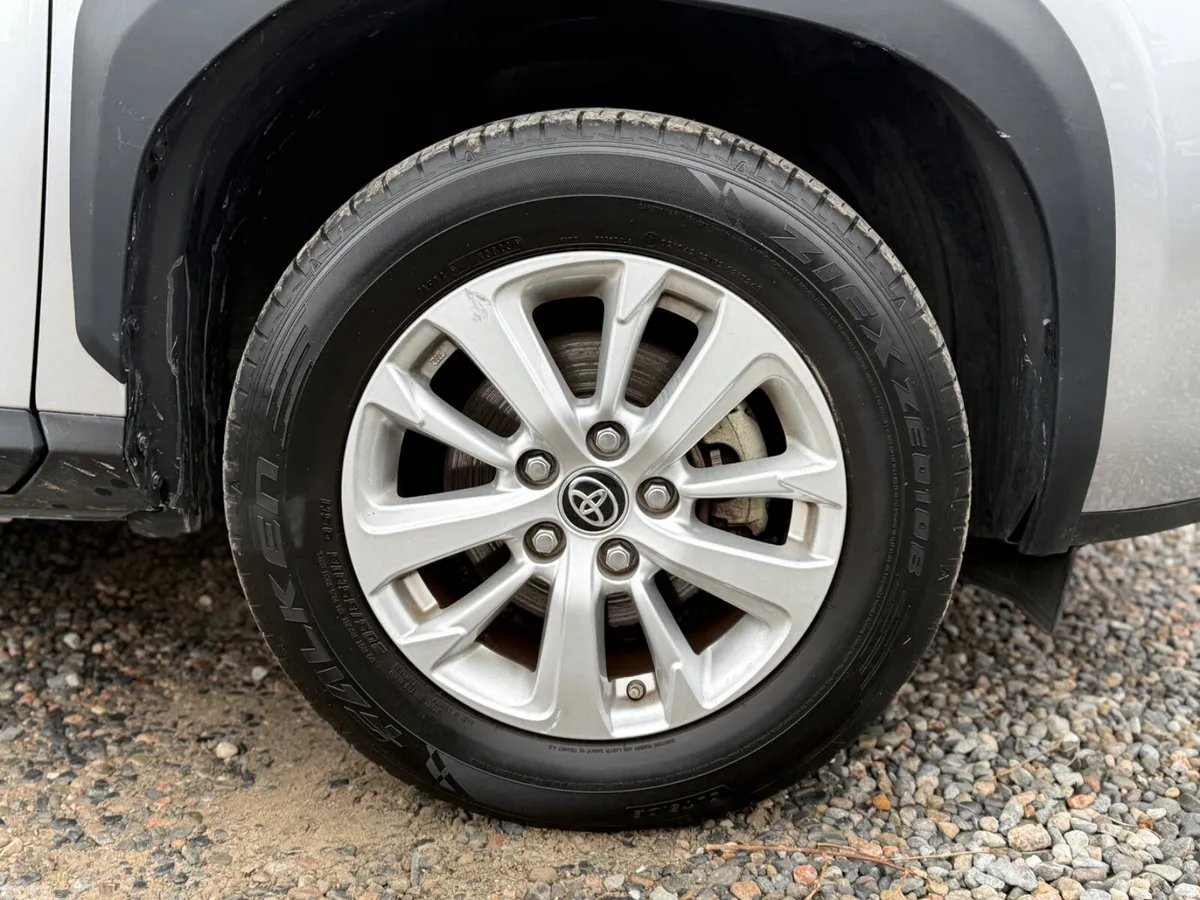 Toyota Yaris Cross SUV, Petrol Hybrid, 2024, Grey