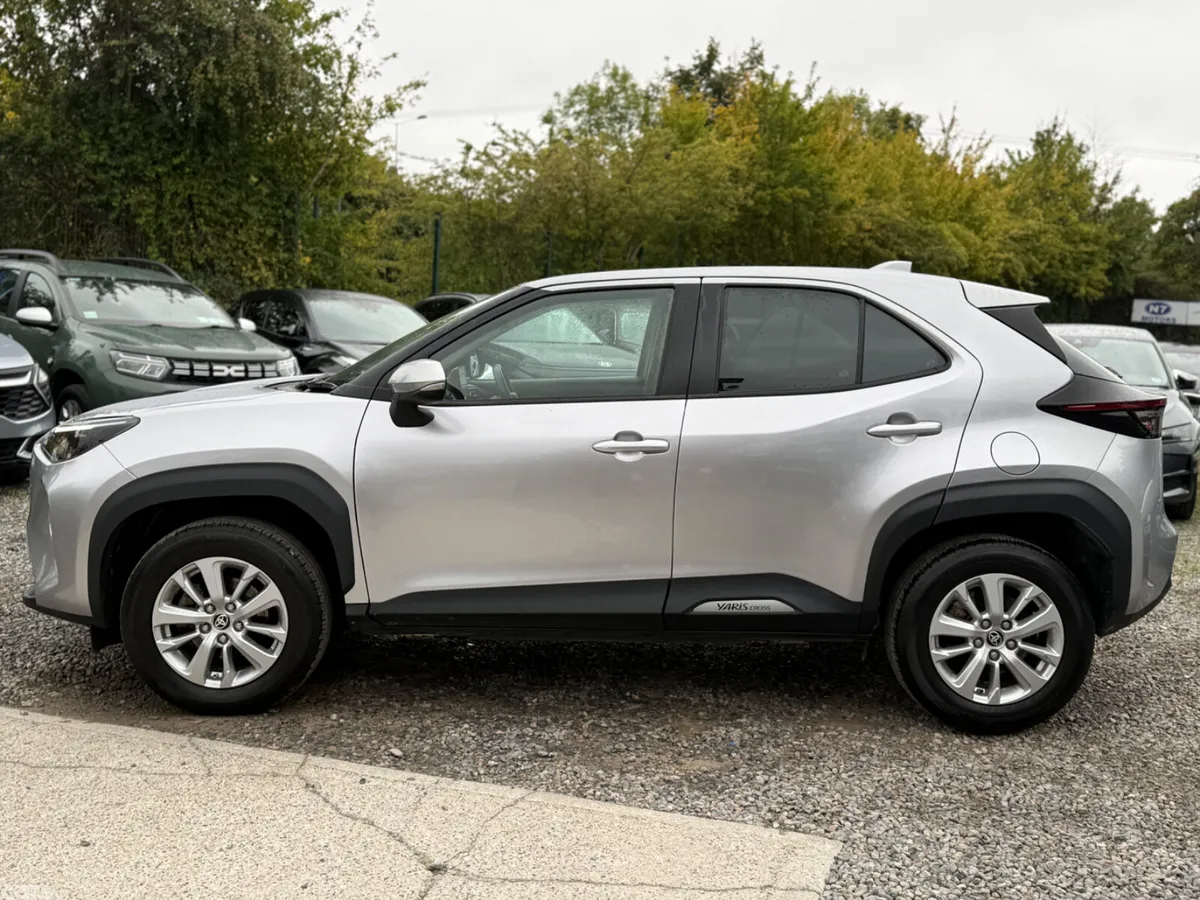 Toyota Yaris Cross SUV, Petrol Hybrid, 2024, Grey