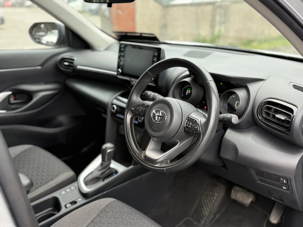 Toyota Yaris Cross SUV, Petrol Hybrid, 2024, Grey