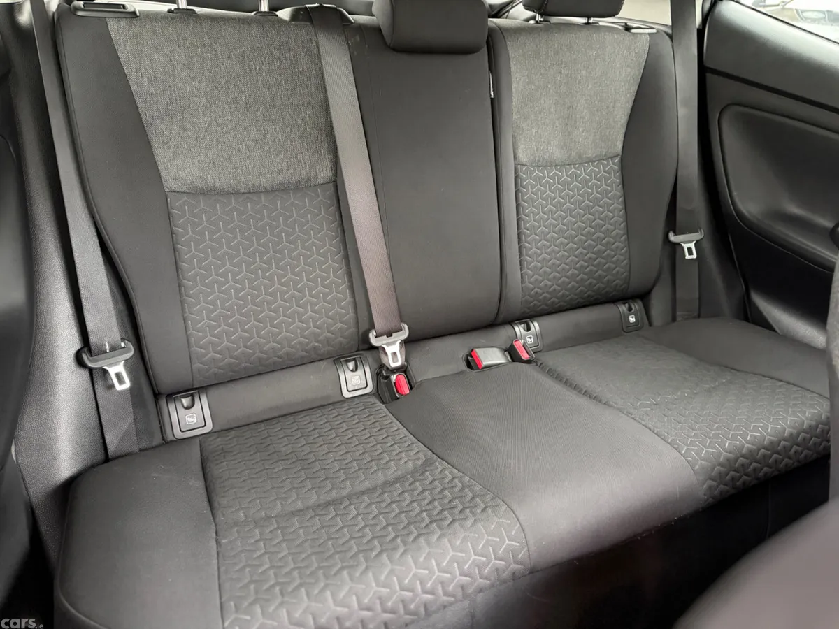 Toyota Yaris Cross SUV, Petrol Hybrid, 2024, Grey
